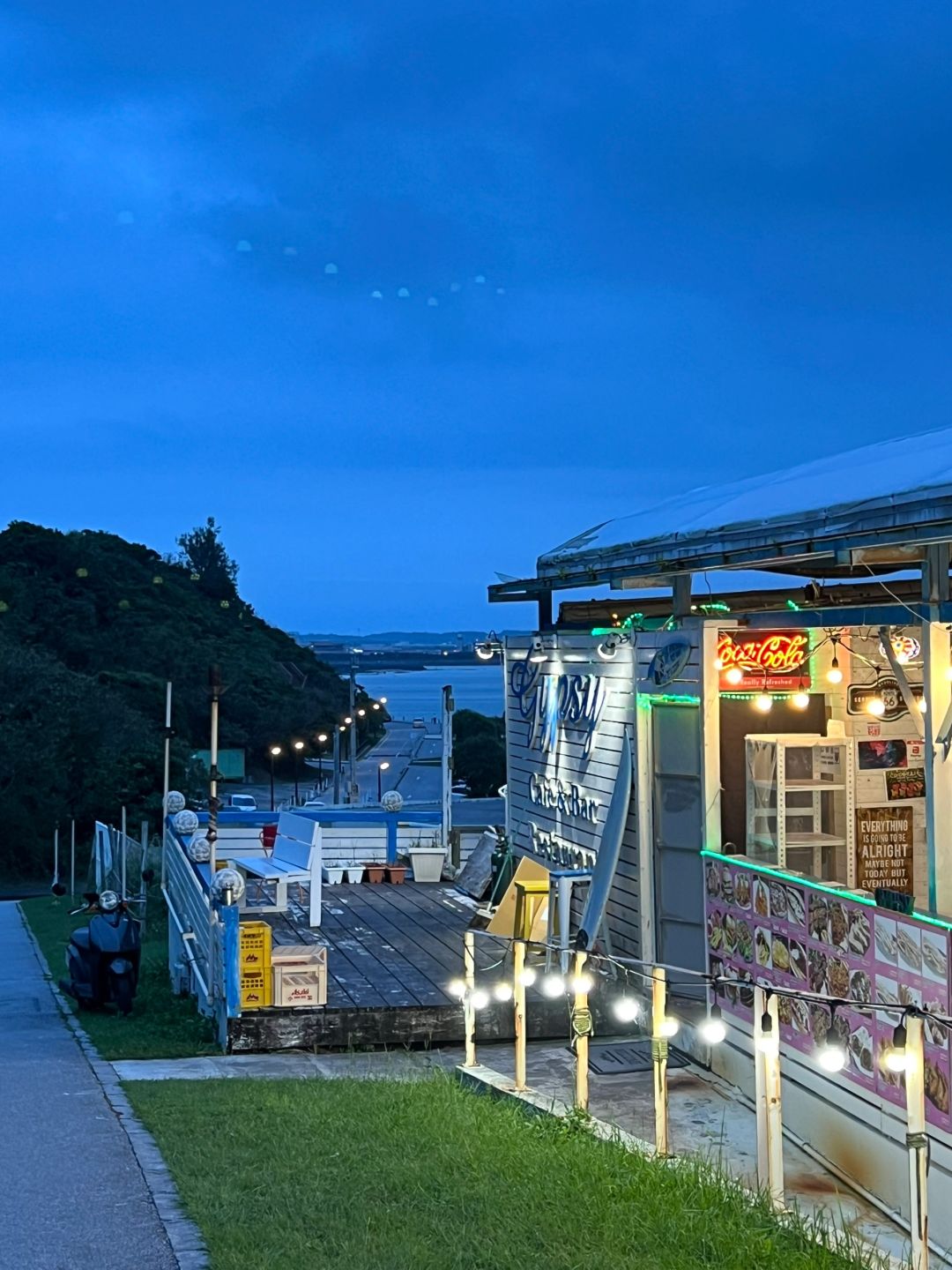 Okinawa-Enjoy the night view of Senaga Island in Okinawa, Japan, the densest blue in the night sky