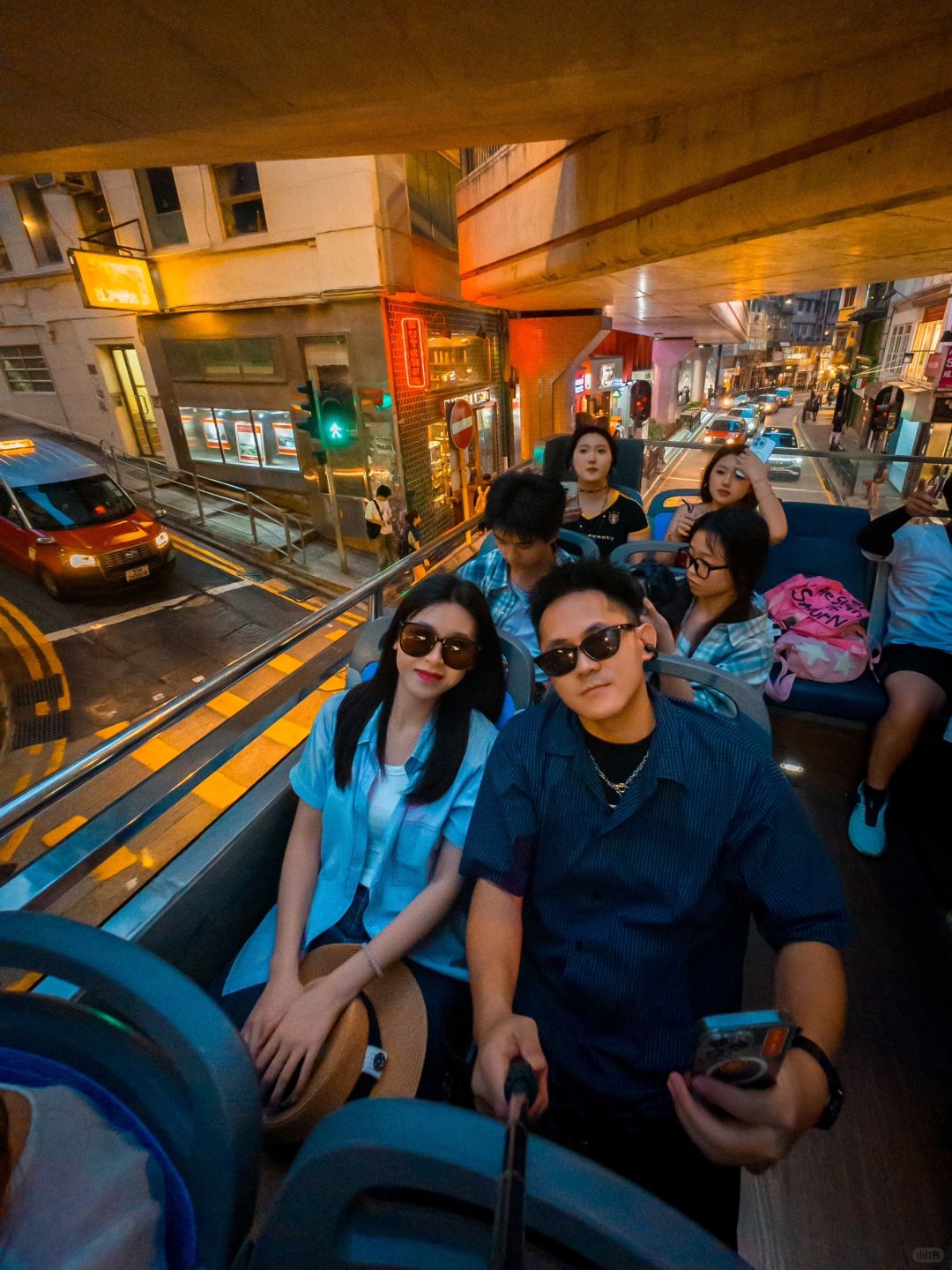 Hong kong-Experience the sunset ride and sightseeing bus in Hong Kong and explore the city at sunset