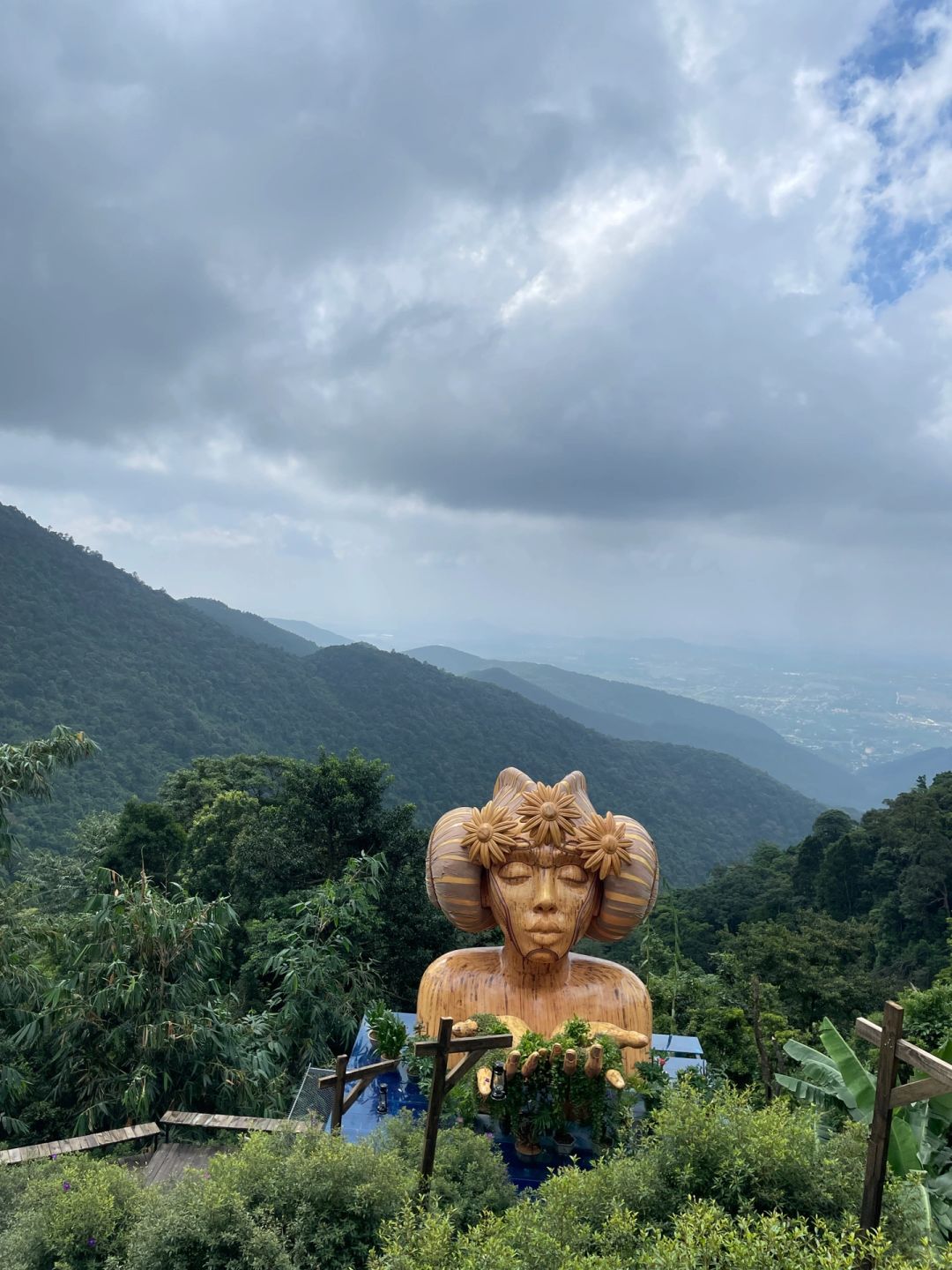 Hanoi-Tam Dao Mountain, a summer resort in Hanoi, Vietnam, enjoy the clouds in the morning and the sunshine at noon