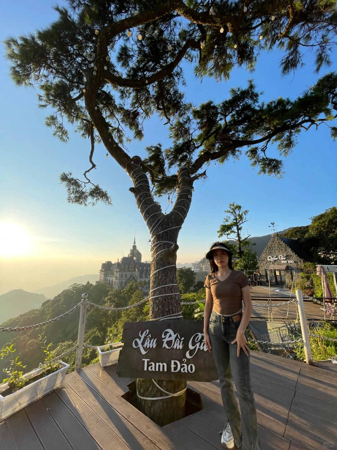 Hanoi-Tam Dao Mountain, a summer resort in Hanoi, Vietnam, enjoy the clouds in the morning and the sunshine at noon
