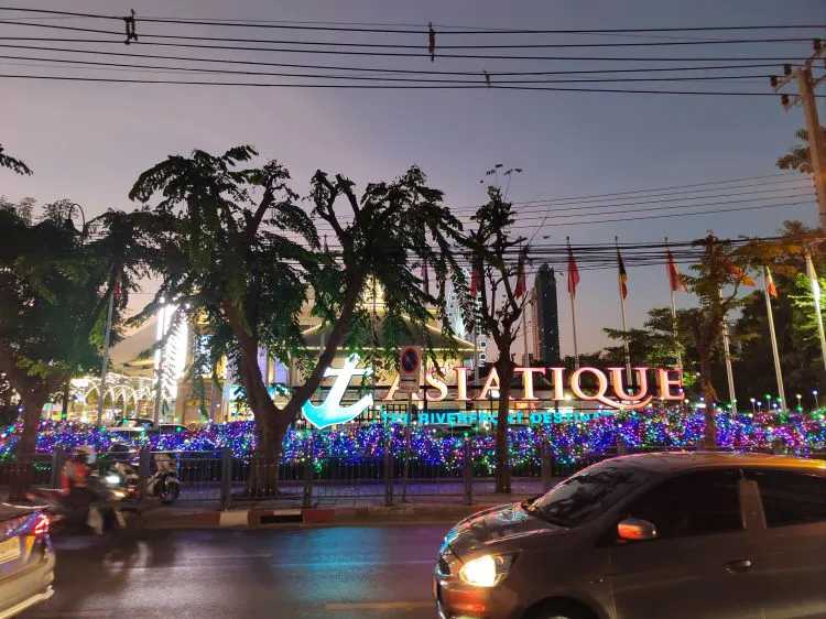 Bangkok-Asiatique Sky, Bangkok Ferris Wheel Night Market, Chao Phraya River so beautiful at night