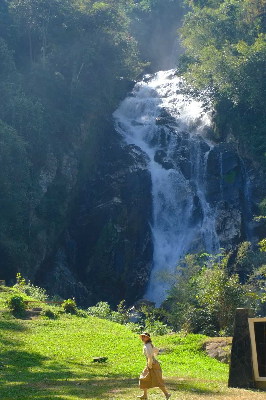 Chiang Mai-Mae Tia Waterfall in Chiang Mai National Park,?️ where many locals camp and picnic
