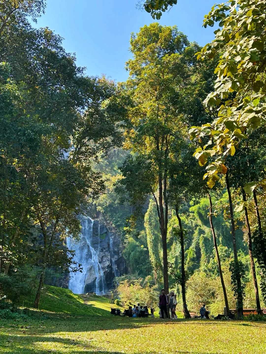 Chiang Mai-Mae Tia Waterfall in Chiang Mai National Park,?️ where many locals camp and picnic
