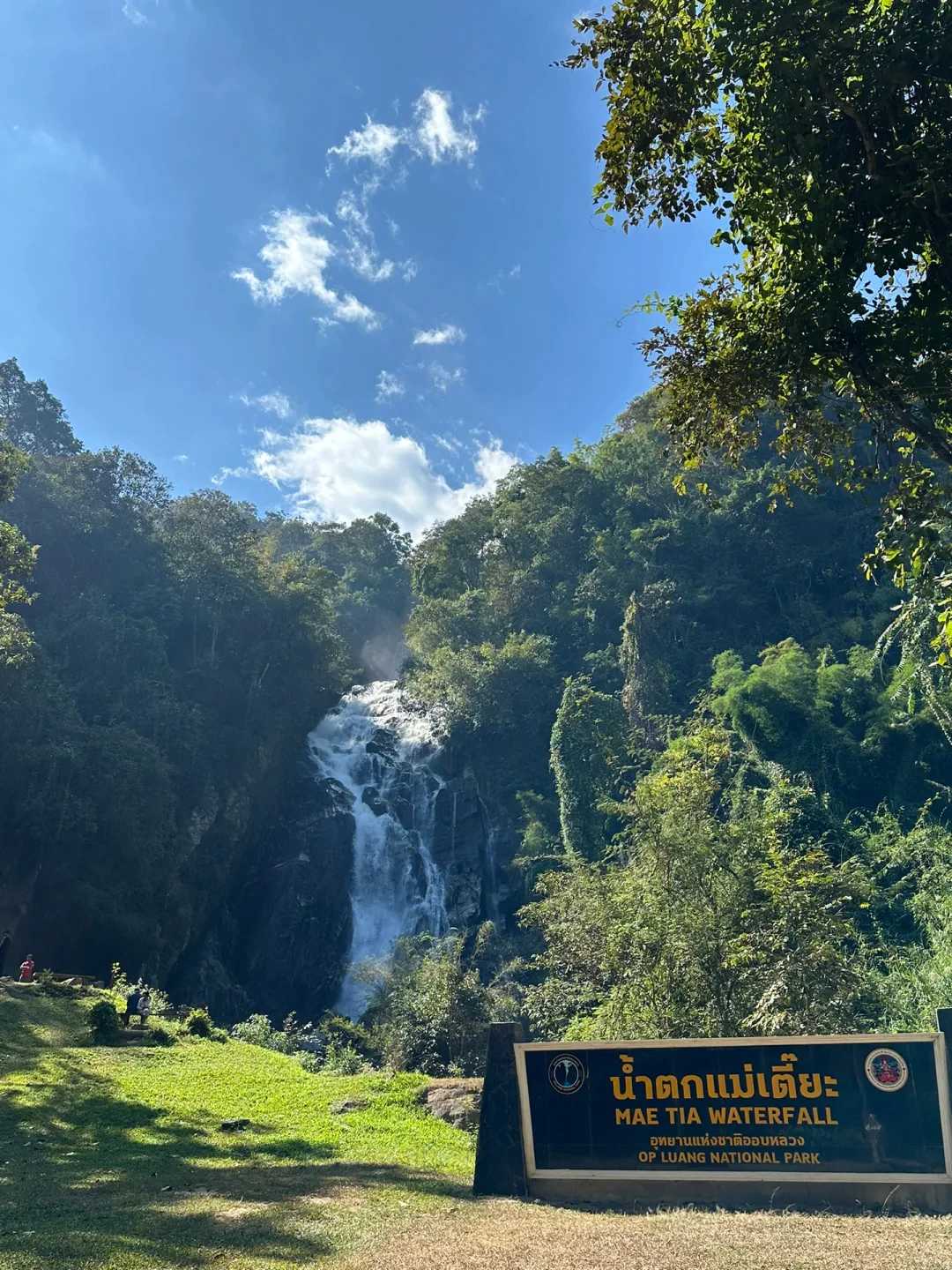 Chiang Mai-Mae Tia Waterfall in Chiang Mai National Park,?️ where many locals camp and picnic