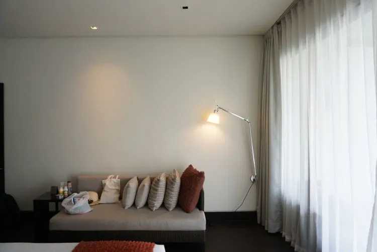 Phuket-Phuket Twin Palm Tree Resort, located adjacent to Surin Beach, offers a sea view restaurant and bar experience