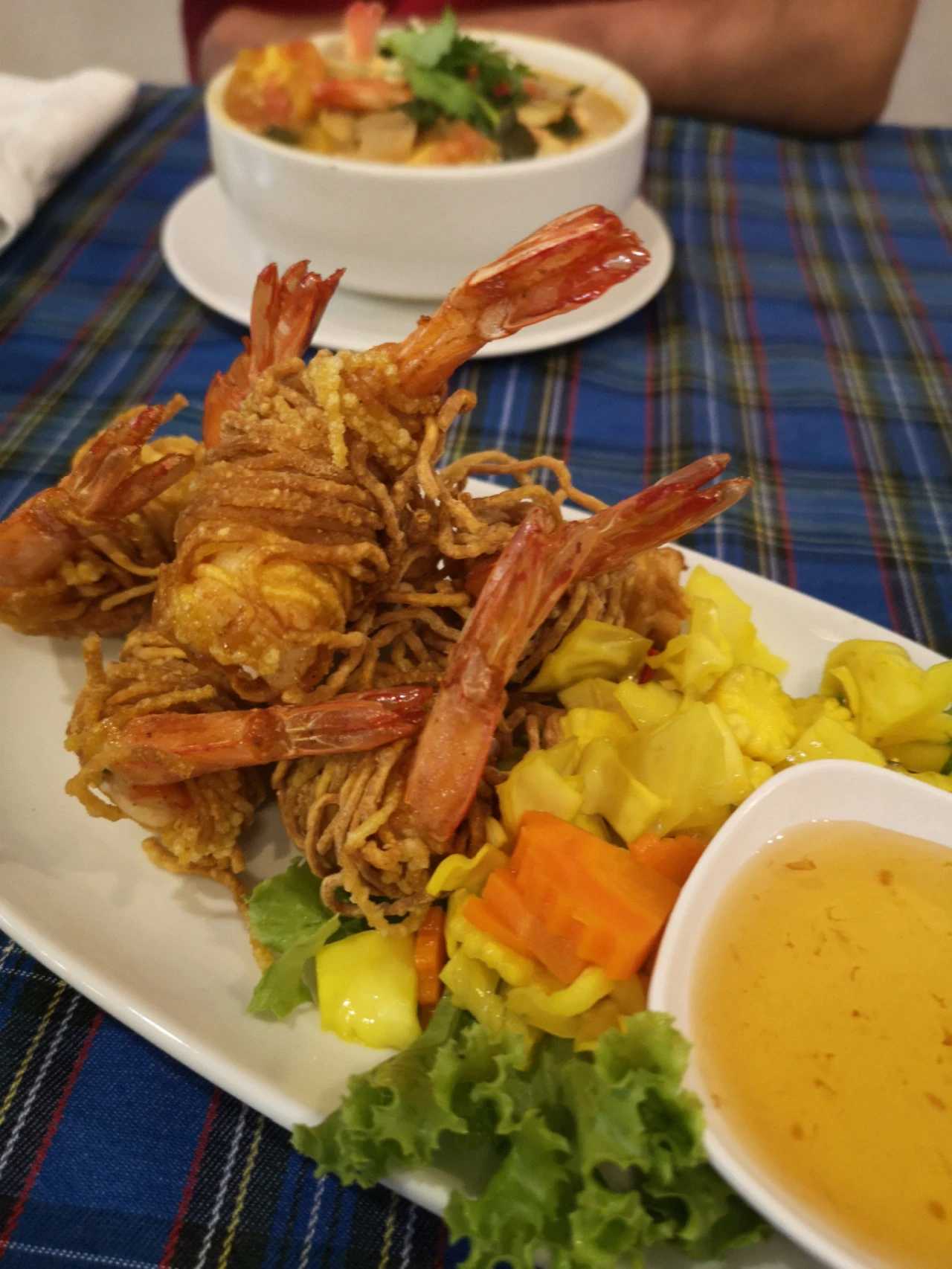 Phuket-Karon Kata Restaurant in Phuket. Tom Yum Goong, Seafood Salad and Lemon Fish Review