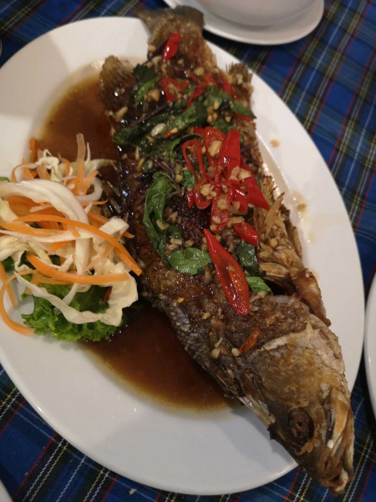 Phuket-Karon Kata Restaurant in Phuket. Tom Yum Goong, Seafood Salad and Lemon Fish Review