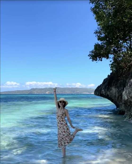Boracay-Travel to Puka Beach in Boracay, Philippines, with few people and beautiful scenery