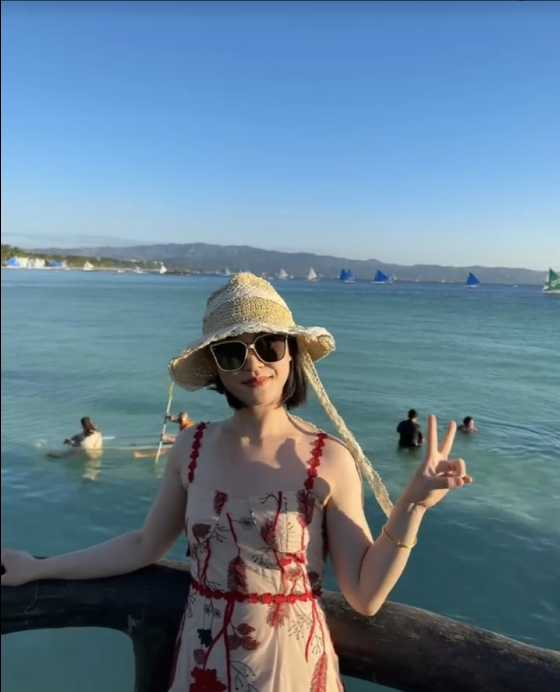 Boracay-Travel to Puka Beach in Boracay, Philippines, with few people and beautiful scenery