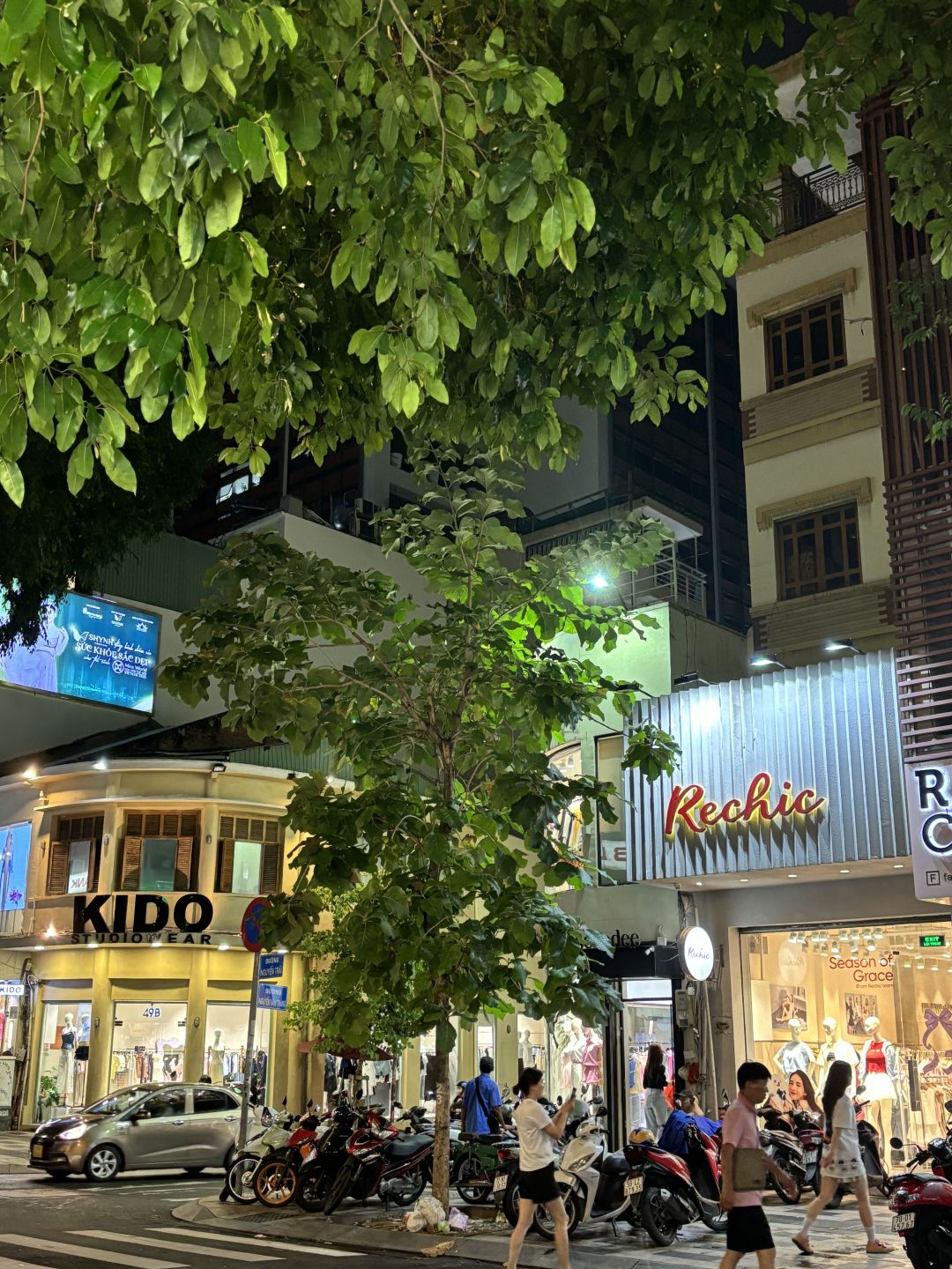 Ho Chi Minh-Shopping trip in Ho Chi Minh, clothes, shoes and cosmetics are cheap and good quality
