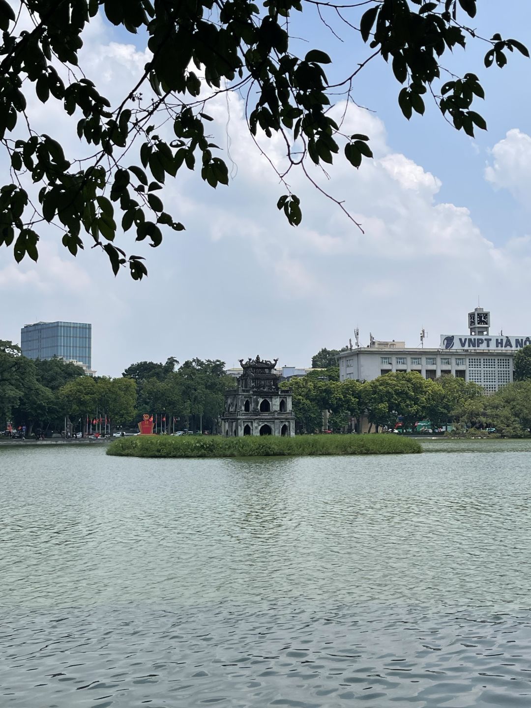 Hanoi-Hoan Kiem Lake, the island where Le Thai Tou returned his sword to the sacred turtle
