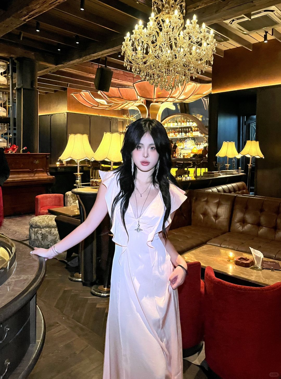 Jakarta-Izzy Social Club, Jakarta's Red Rose Restaurant, ?Experience the Ultimate Romance