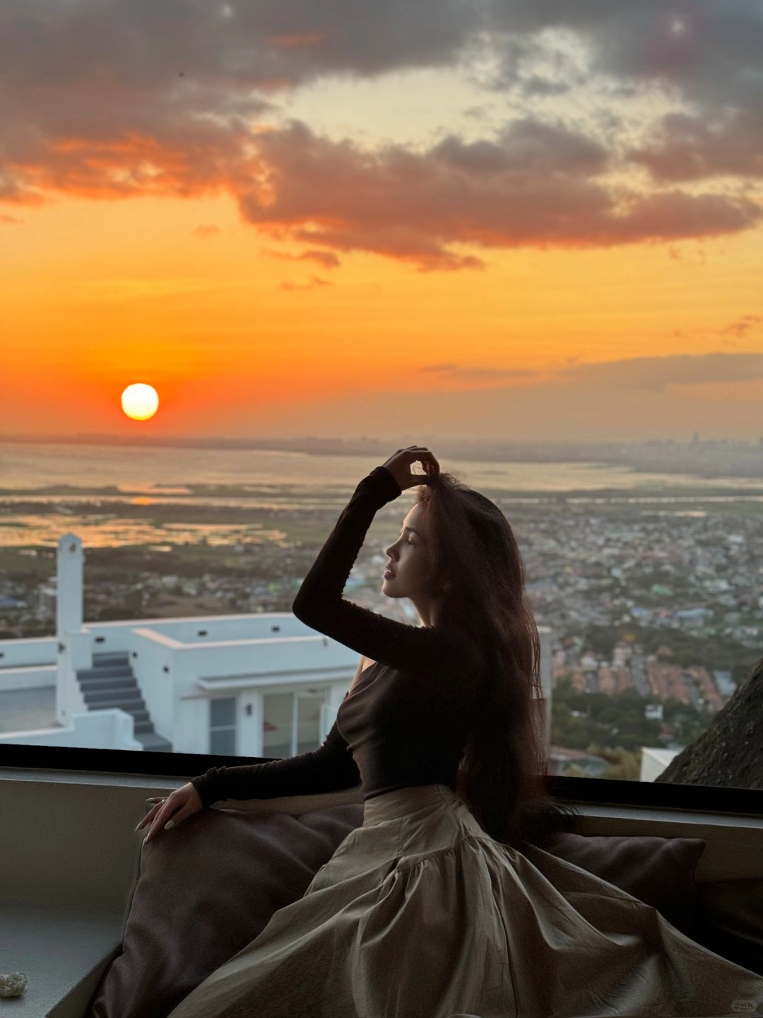 Manila/Luzon-Art Sector Gallery and Chim Coffee 360, a great place to watch the sunset in Manila