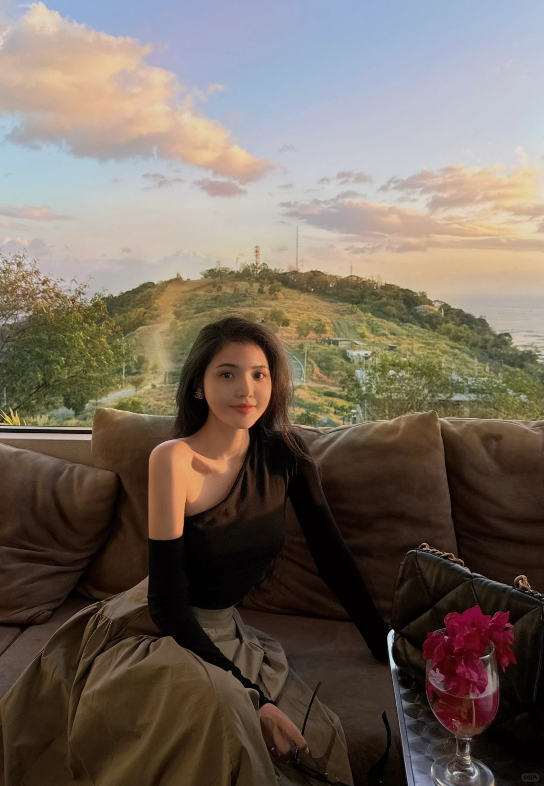 Manila/Luzon-Art Sector Gallery and Chim Coffee 360, a great place to watch the sunset in Manila