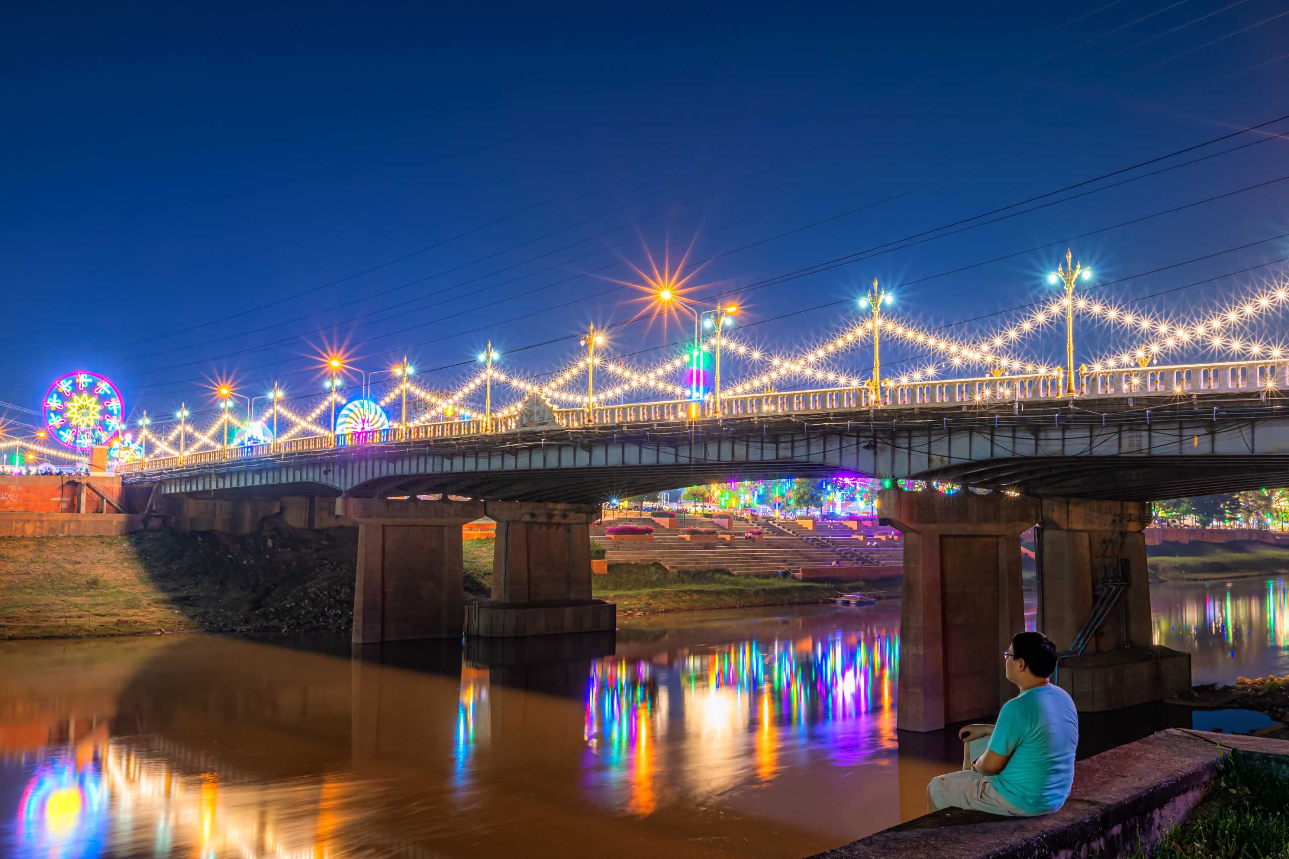 Bangkok-Naresuan Bridge in Phitsanulok, visit Phitsanulok Floating Market and Nanjiang Sightseeing Boat