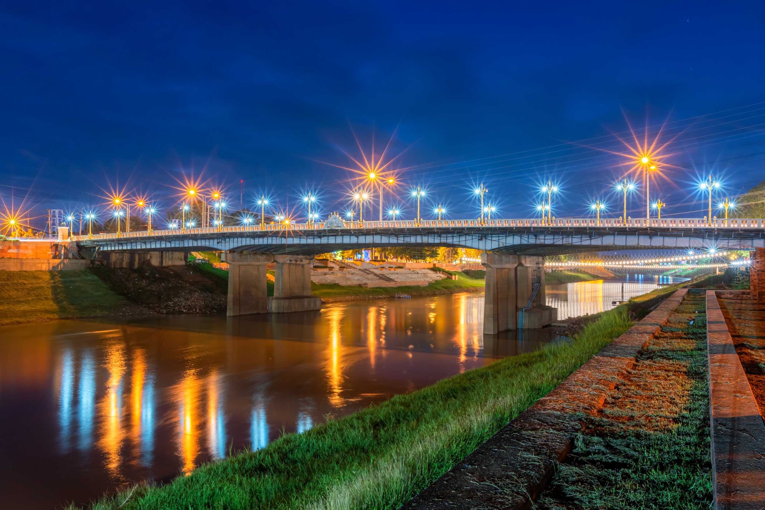 Bangkok-Naresuan Bridge in Phitsanulok, visit Phitsanulok Floating Market and Nanjiang Sightseeing Boat
