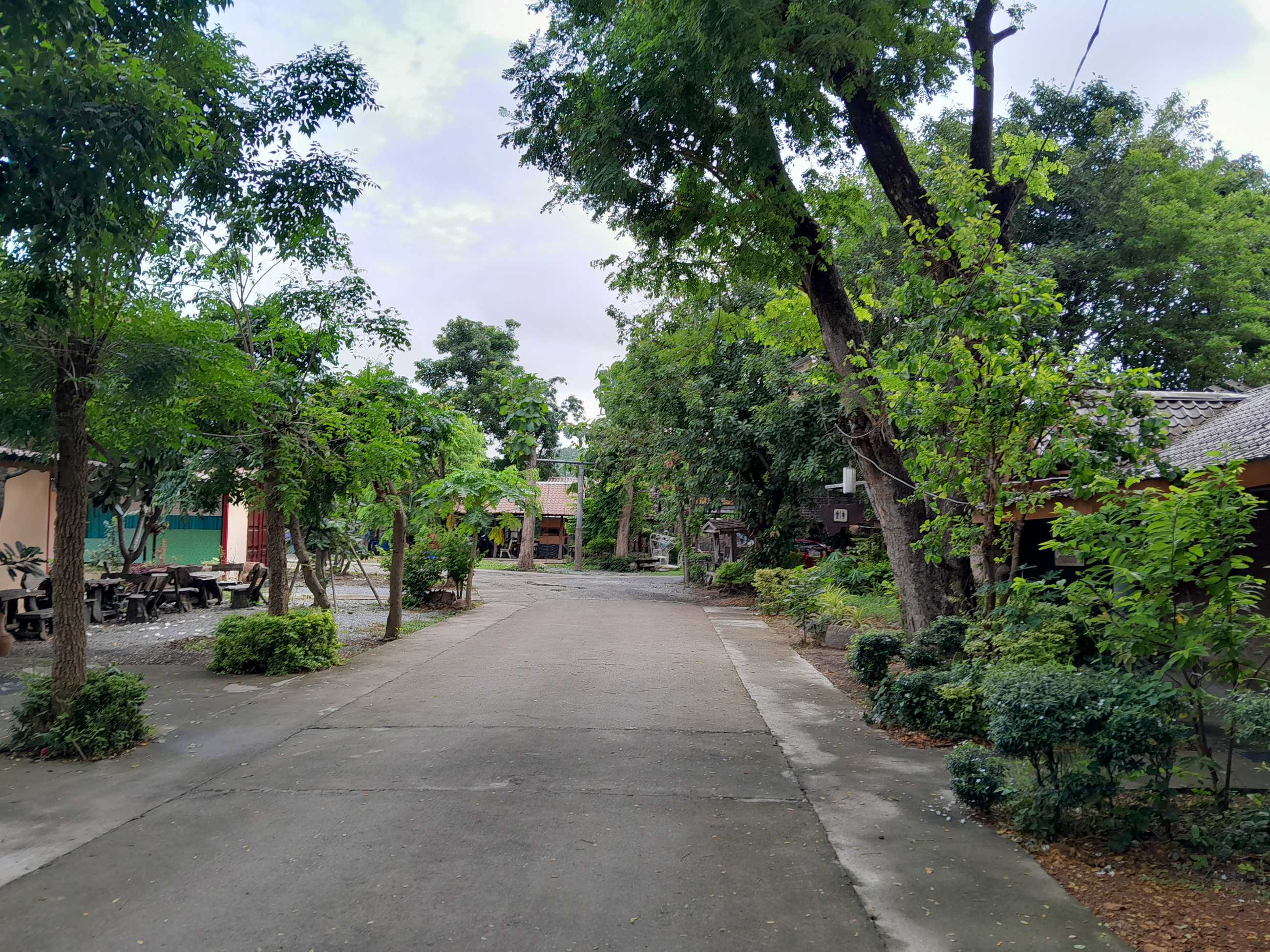 Chiang Mai-Sisatchanalai Heritage Resort offers northern style accommodation with a great ambience