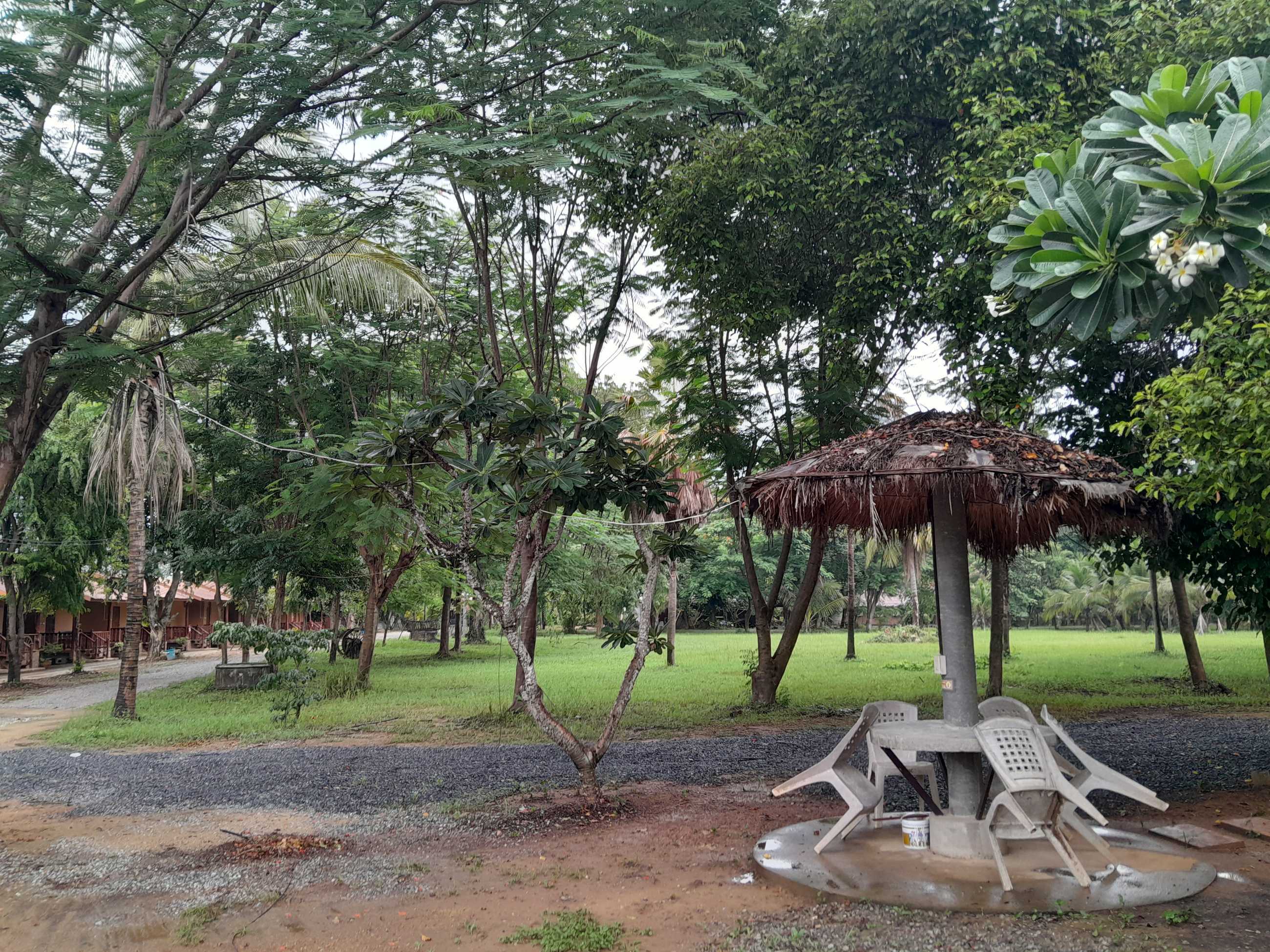 Chiang Mai-Sisatchanalai Heritage Resort offers northern style accommodation with a great ambience
