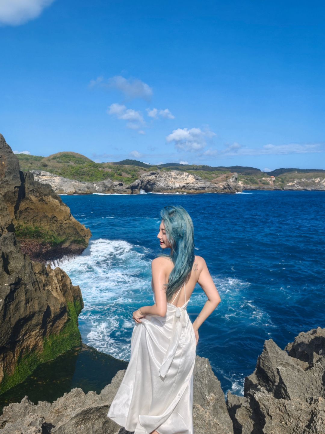 Bali-Travel to Nusa Penida, Indonesia. ?Visit Fairy Cliff, Diamond Beach, and God's Baths