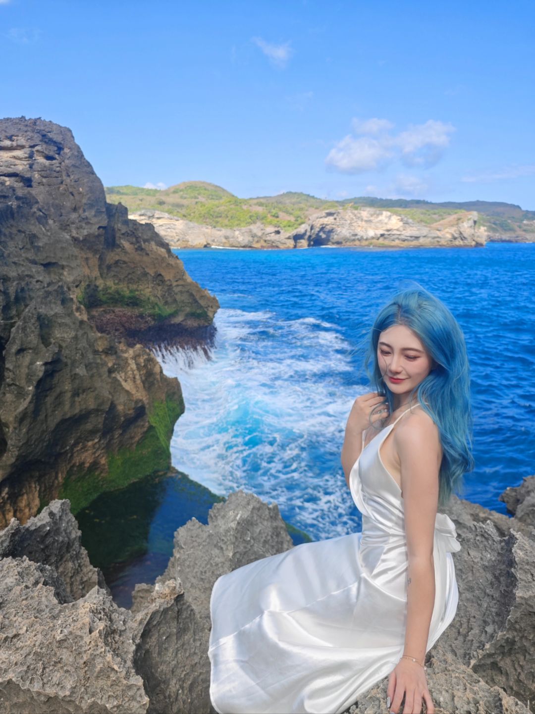 Bali-Travel to Nusa Penida, Indonesia. ?Visit Fairy Cliff, Diamond Beach, and God's Baths