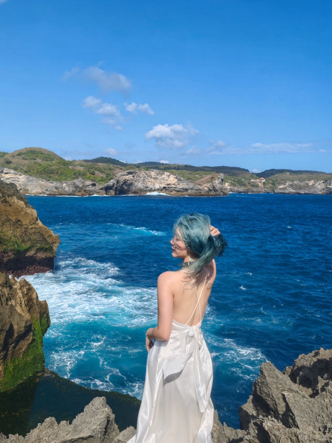 Bali-Travel to Nusa Penida, Indonesia. ?Visit Fairy Cliff, Diamond Beach, and God's Baths