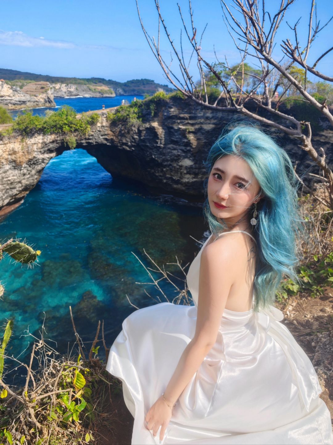Bali-Travel to Nusa Penida, Indonesia. ?Visit Fairy Cliff, Diamond Beach, and God's Baths