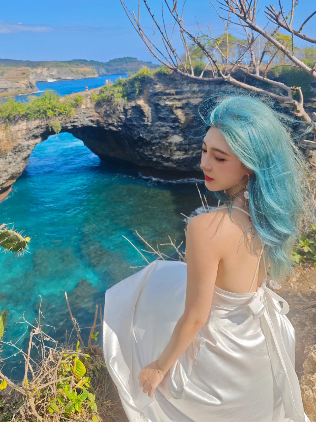 Bali-Travel to Nusa Penida, Indonesia. ?Visit Fairy Cliff, Diamond Beach, and God's Baths