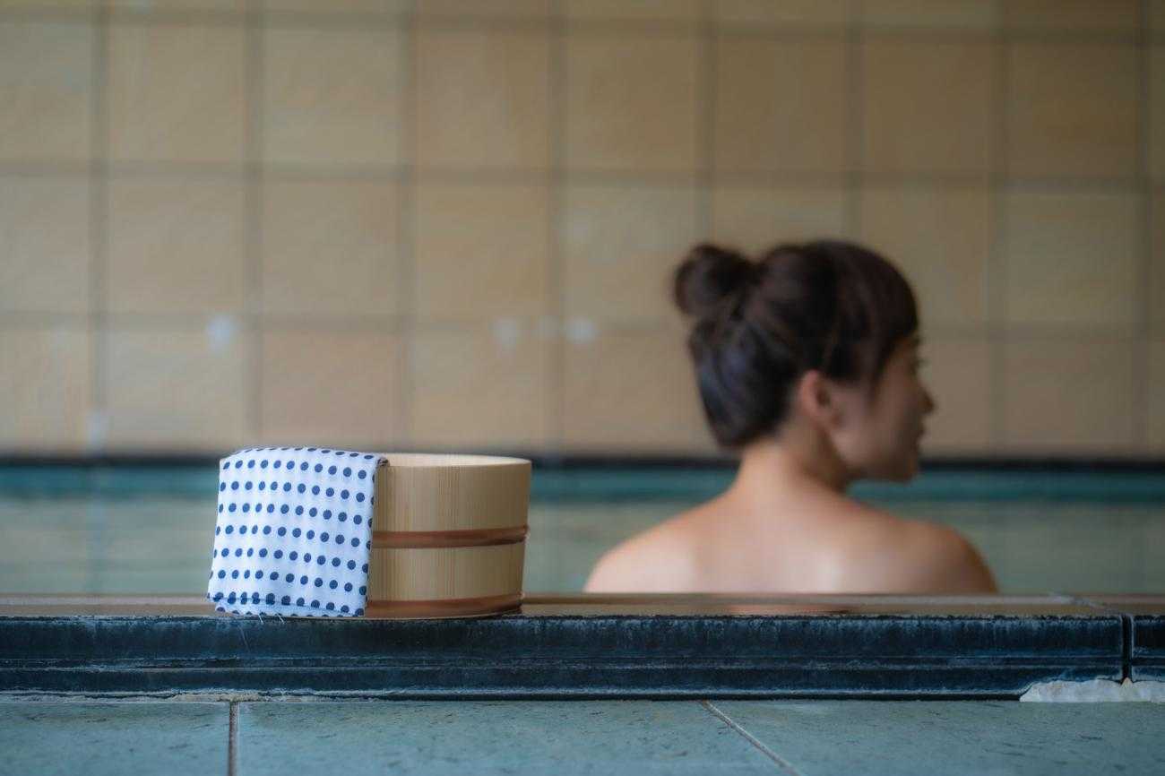 Osaka-Four healing hot spring hotels in Kyoto: ?experience local traditions and customs