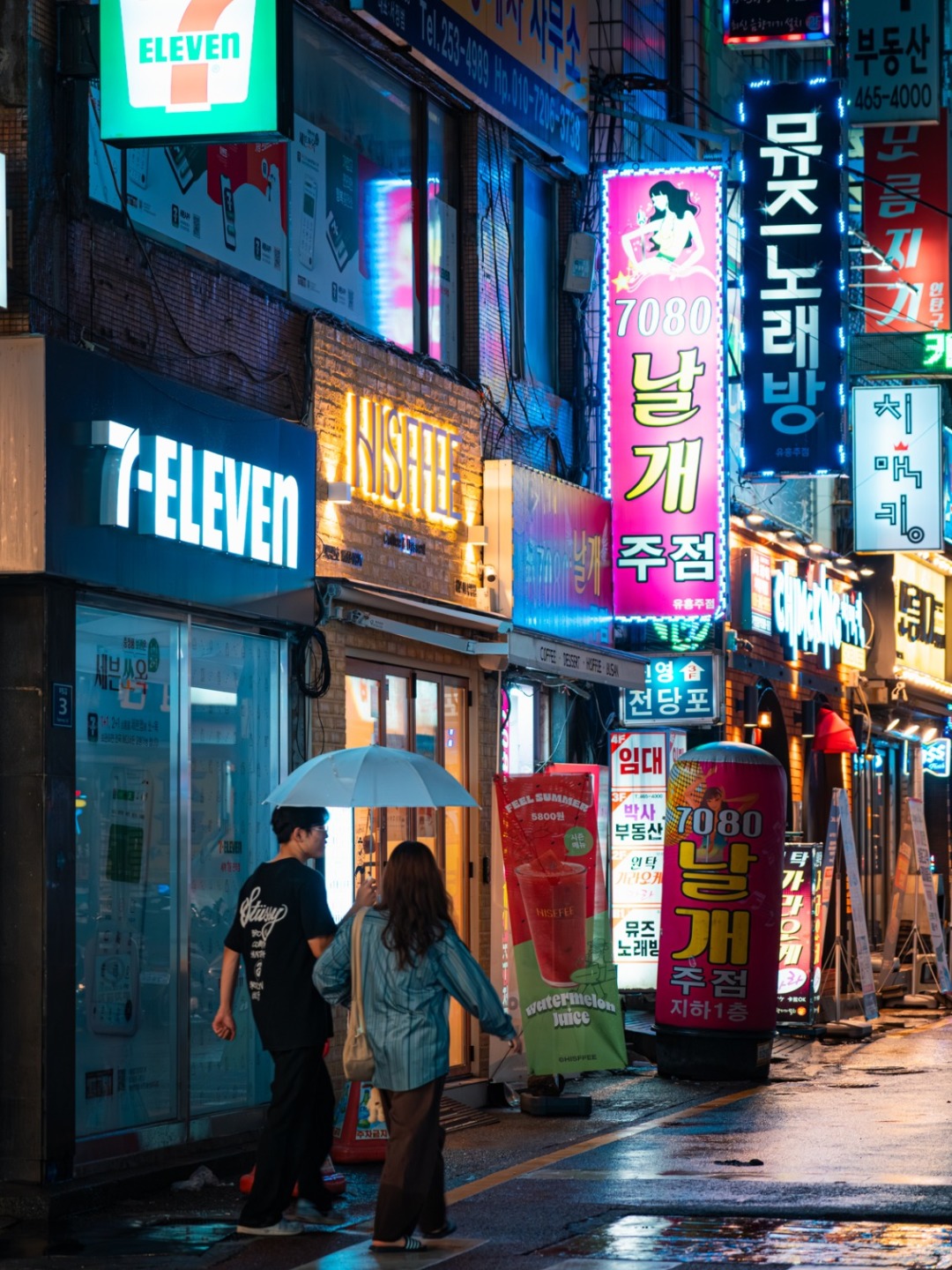 Busan/Jeju-Explore Korea's nightlife: ?not only K-pop stages, but also these lively alleys