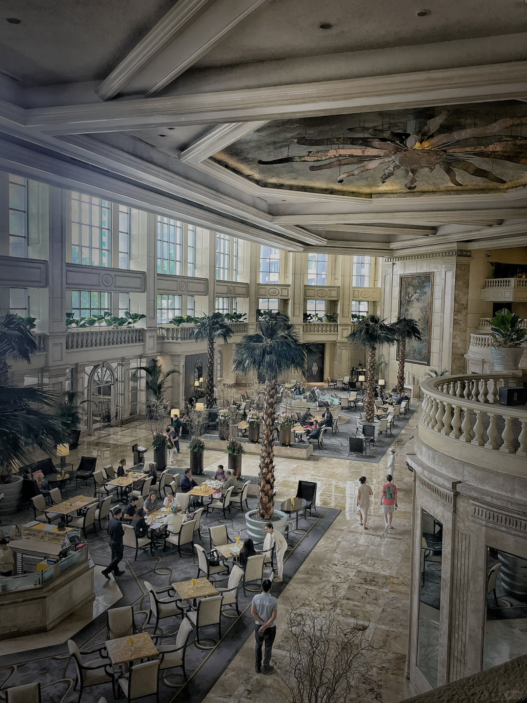 Manila/Luzon-The Peninsula Hotel is the best choice for staying in Manila, Philippines, convenient and safe