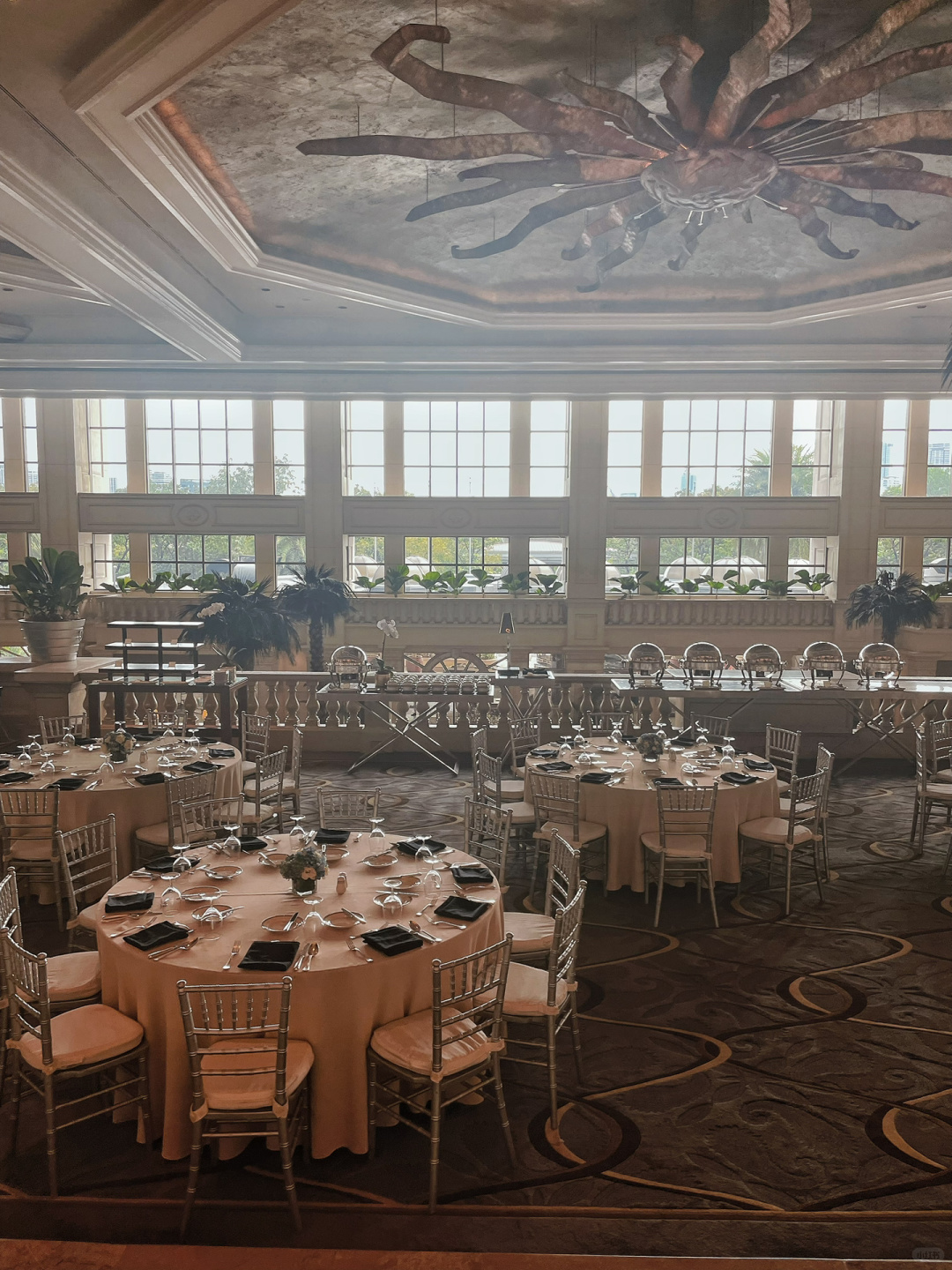 Manila/Luzon-The Peninsula Hotel is the best choice for staying in Manila, Philippines, convenient and safe