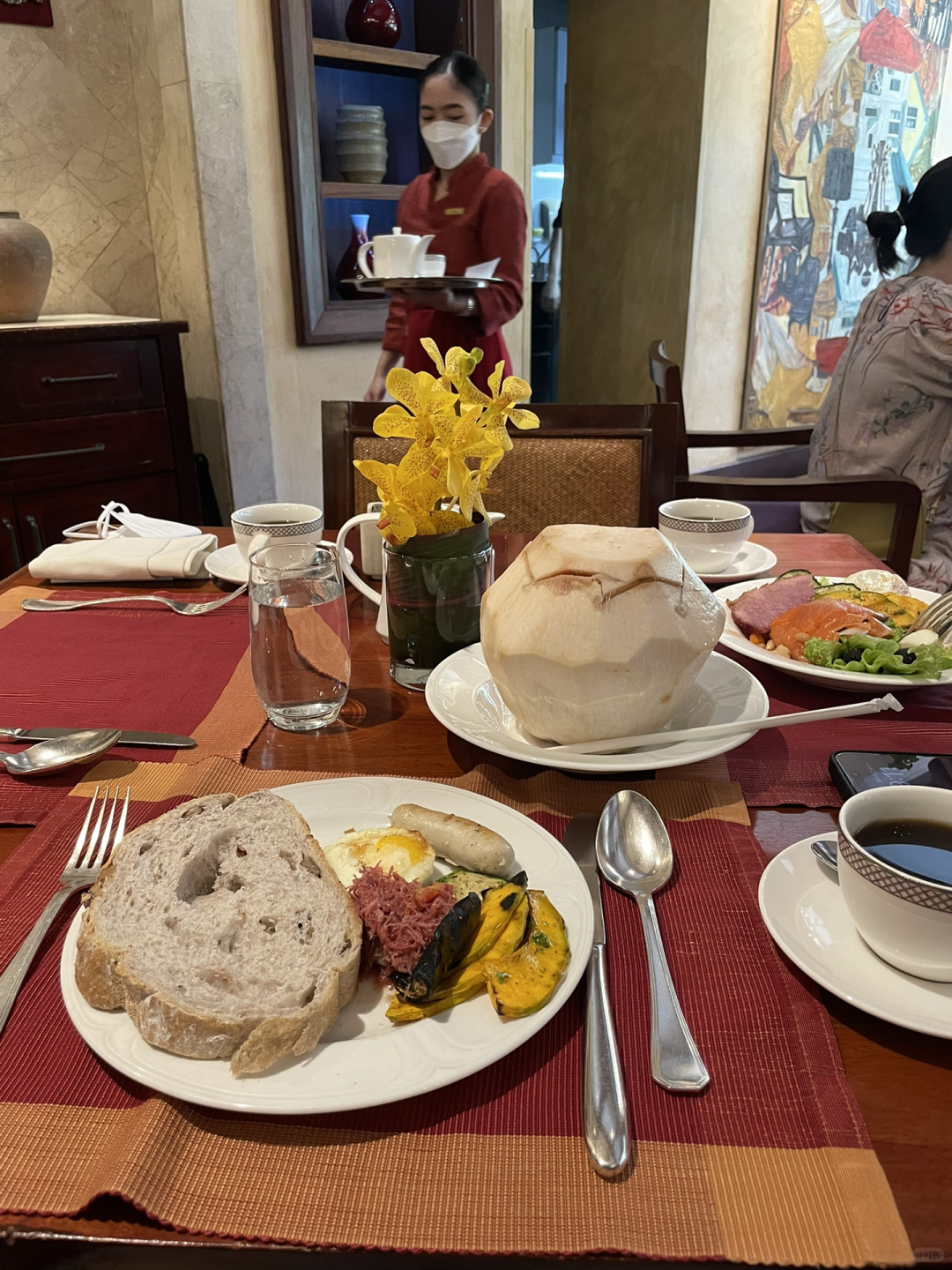Manila/Luzon-The Peninsula Hotel is the best choice for staying in Manila, Philippines, convenient and safe