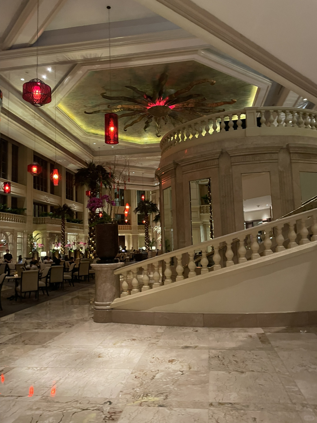 Manila/Luzon-The Peninsula Hotel is the best choice for staying in Manila, Philippines, convenient and safe