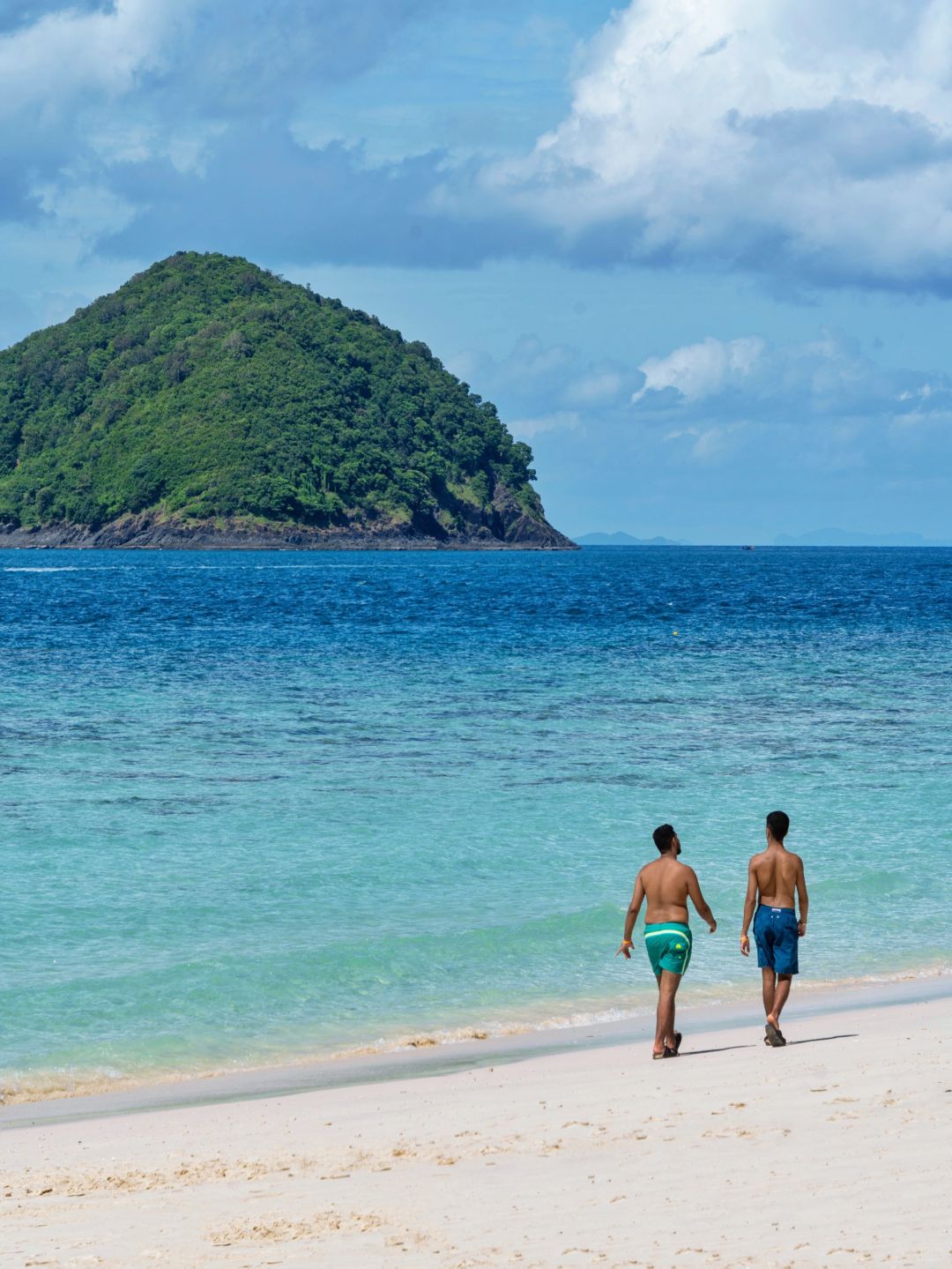 Phuket-Phuket Island Tour Cliff Cafe,? Karon Beach and Laem Sai Cup Cafe, a pleasant trip