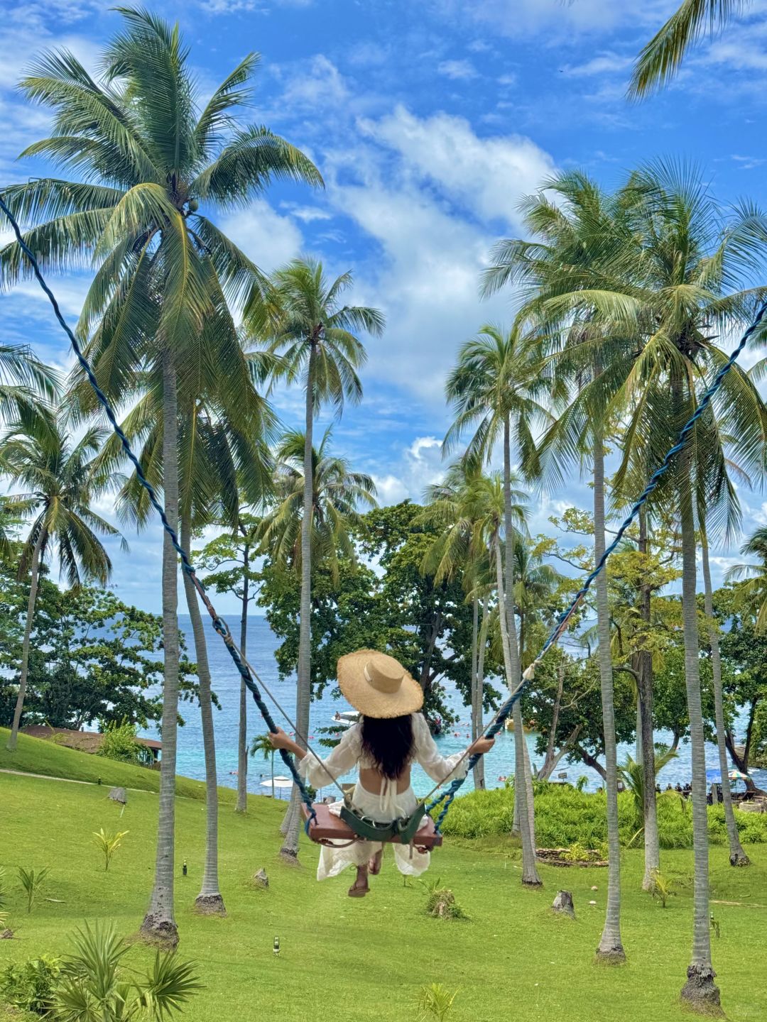 Phuket-Phuket Island Tour Cliff Cafe,? Karon Beach and Laem Sai Cup Cafe, a pleasant trip