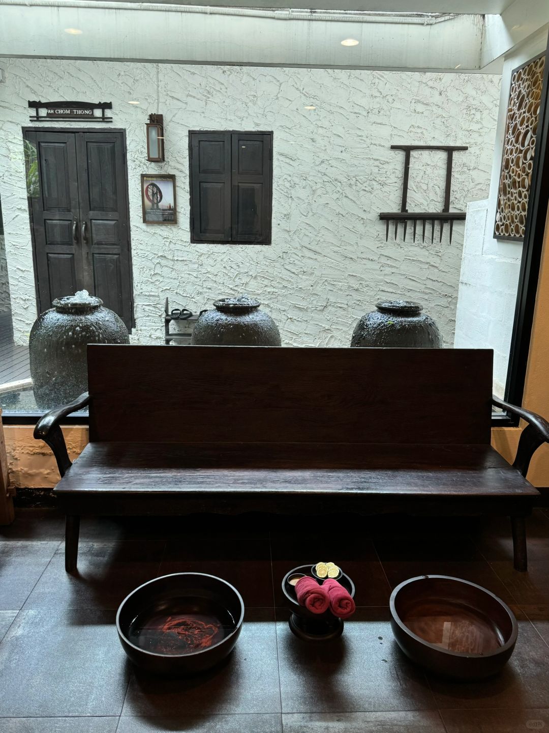 Chiang Mai-Fah Lanna spa massage in Chiang Mai, the coconut trees in the yard are very beautiful