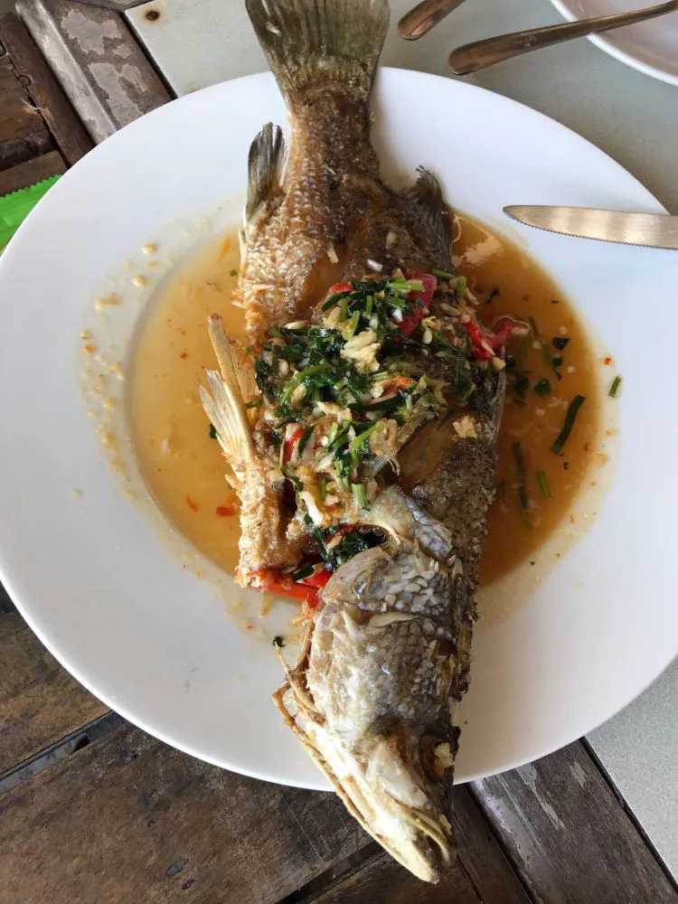 Krabi-Apsara Restaurant the sea in Krabi’s Lanta Old Town, tasting slightly spicy whole snapper