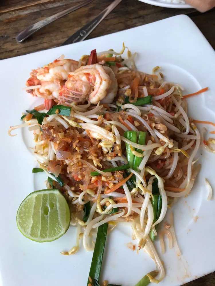 Krabi-Apsara Restaurant the sea in Krabi’s Lanta Old Town, tasting slightly spicy whole snapper