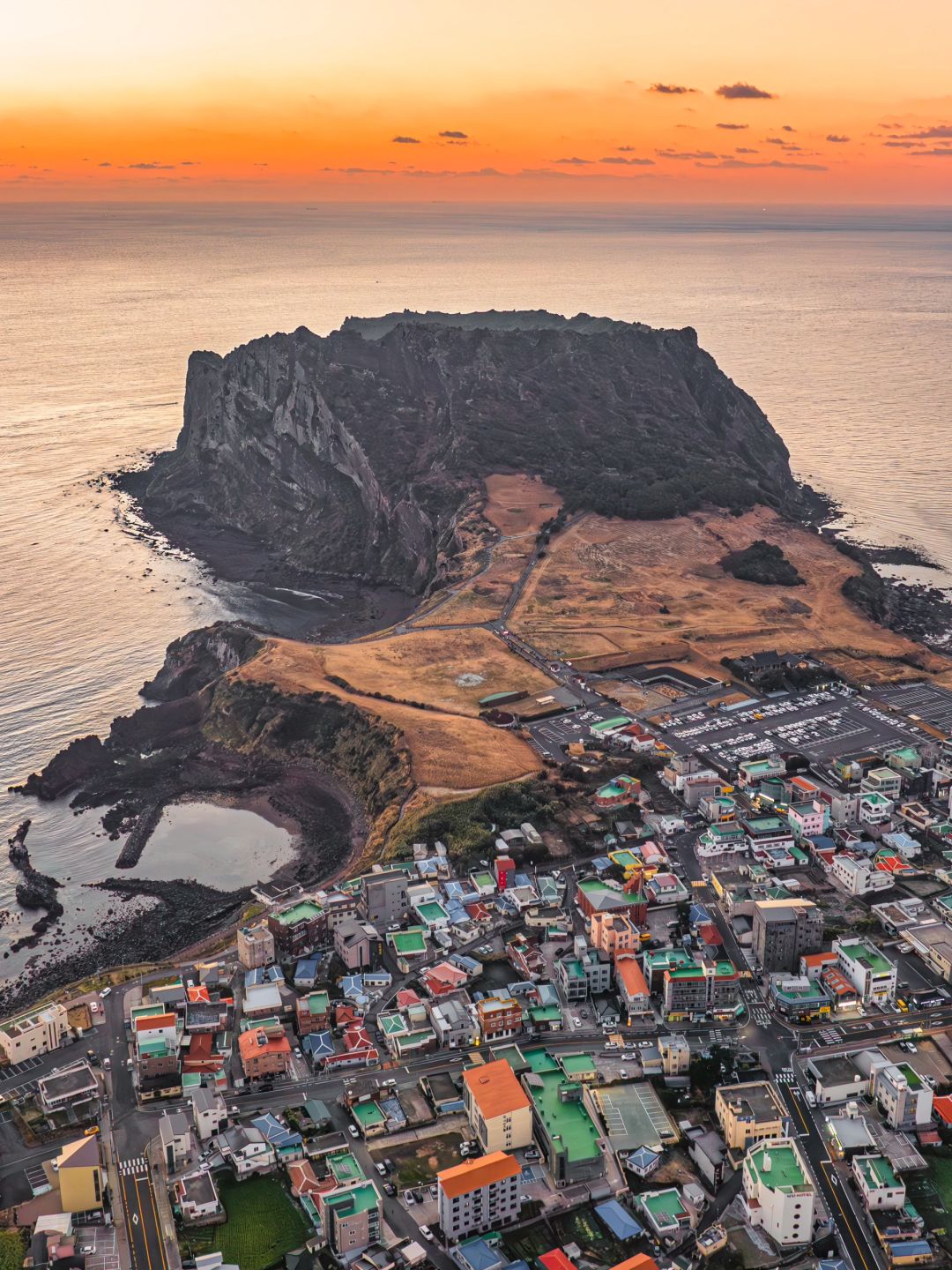 Busan/Jeju-Traveling to Jeju Island,✨the blue sea level rises at the moment of morning glow