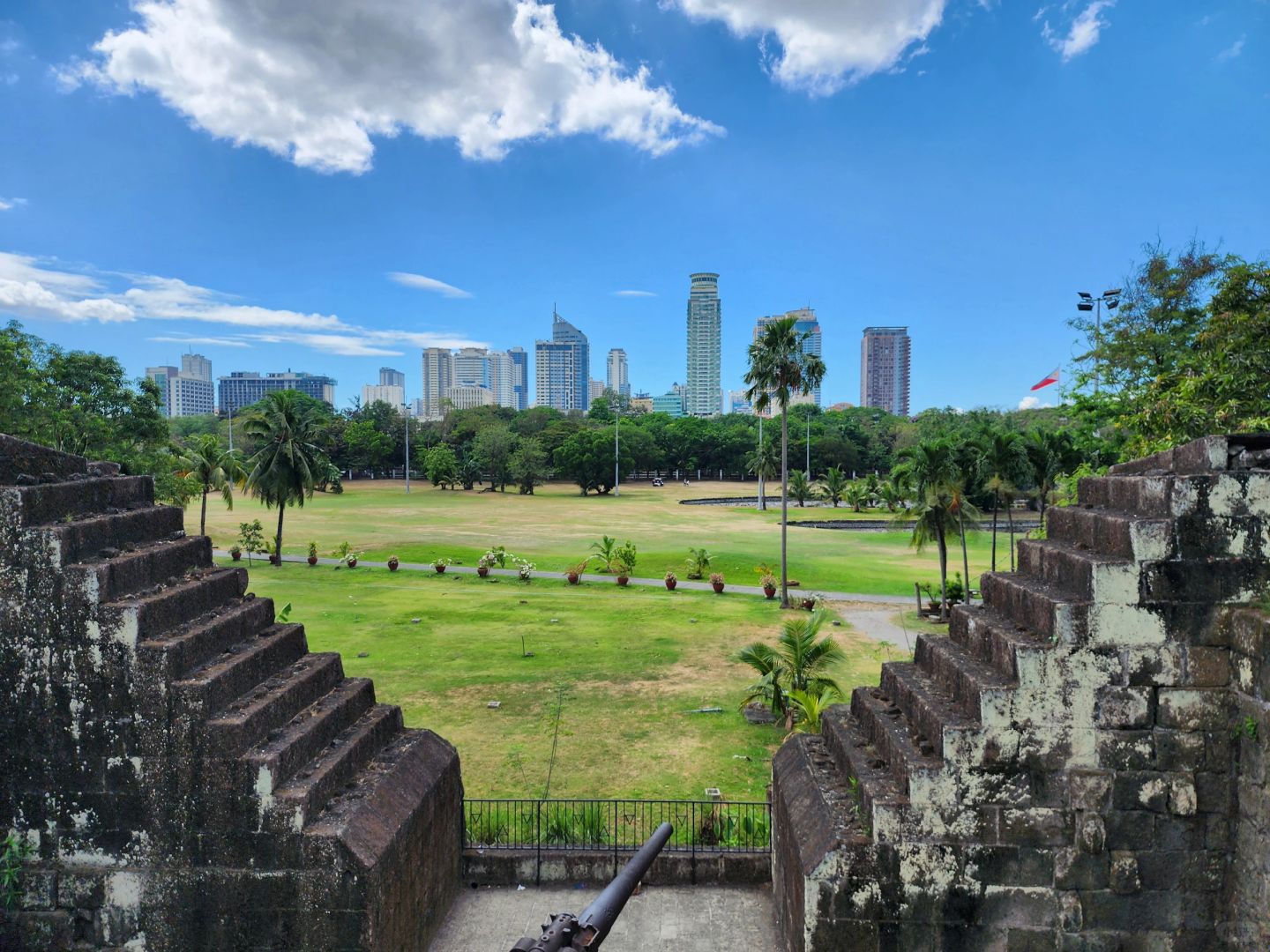 Manila/Luzon-Historical sites in Old Manila, ?learn about the history and culture of the Philippines