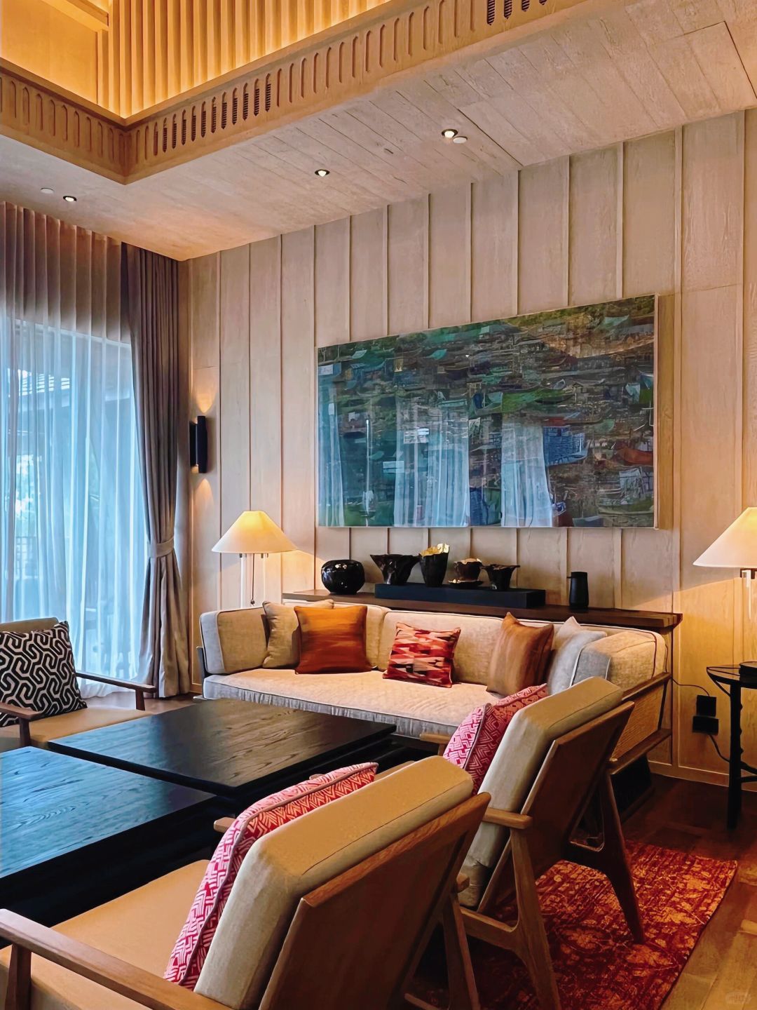 Pattaya-Andaz Pattaya Jomtien, with 6.4 hectares of beach, 4 restaurants and 3 swimming pools