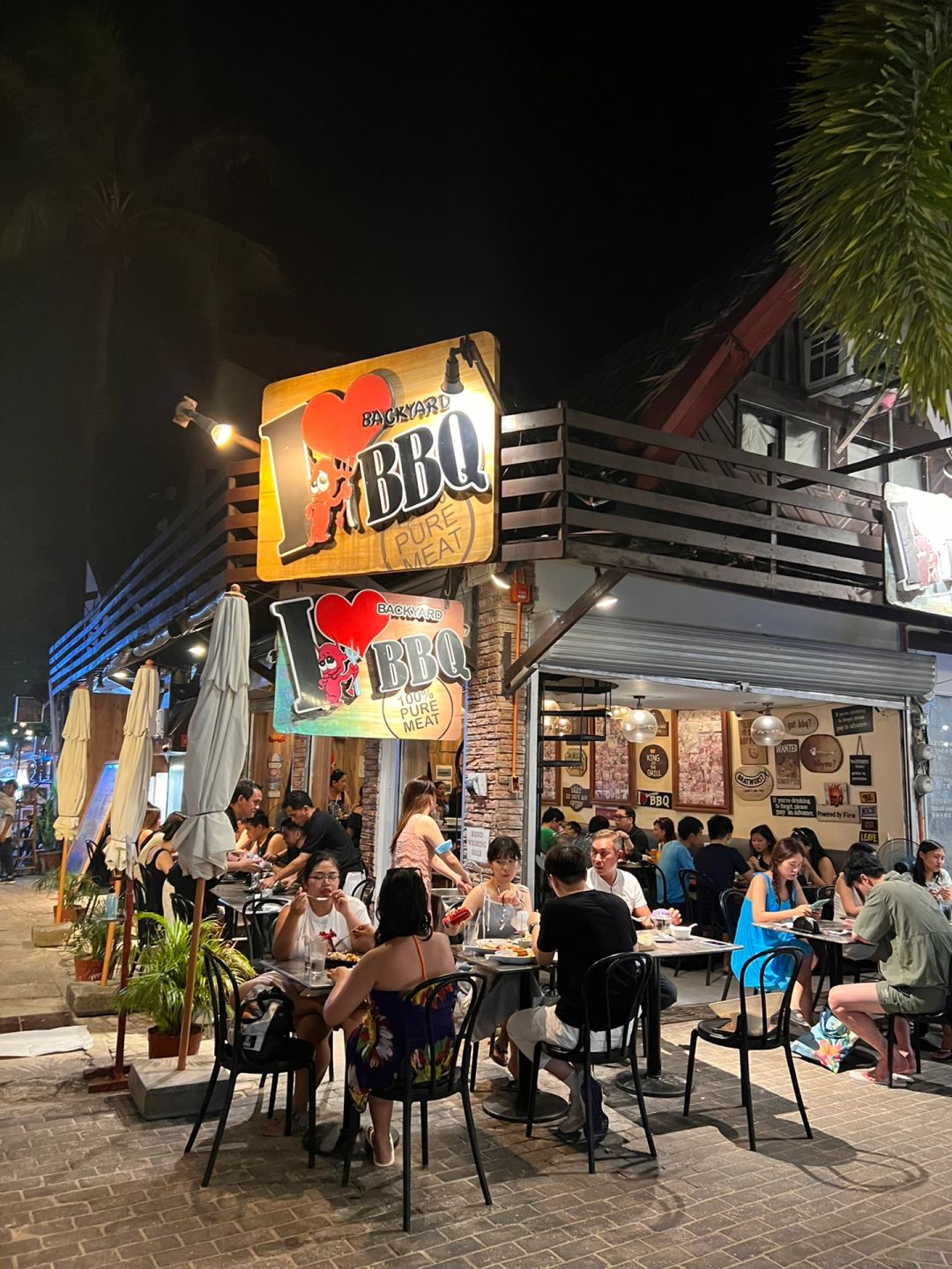Boracay-Boracay BACKYARD BBQ restaurant, 100% pure meat, recommended grilled chicken and grilled pork chops