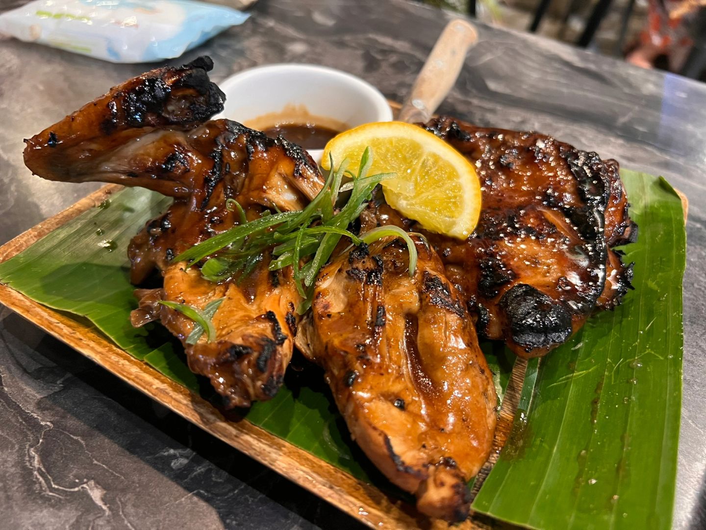 Boracay-Boracay BACKYARD BBQ restaurant, 100% pure meat, recommended grilled chicken and grilled pork chops
