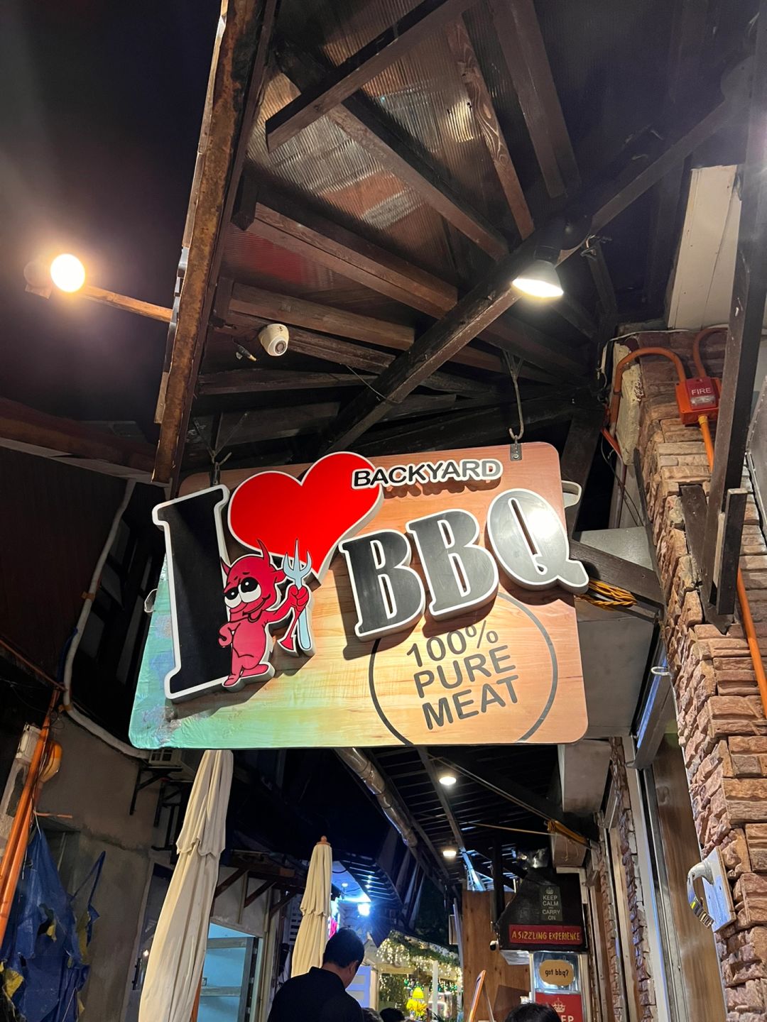 Boracay-Boracay BACKYARD BBQ restaurant, 100% pure meat, recommended grilled chicken and grilled pork chops