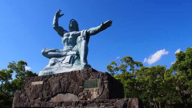 Okinawa-31 things to do in Okinawa, palm trees, beaches and sea, Japan has a unique American style