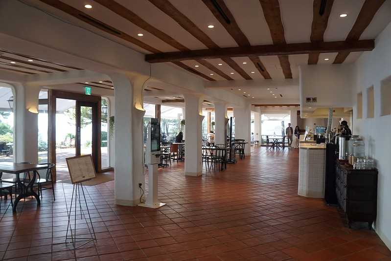 Busan/Jeju-Honeymoon House, a coffee shop in Seogwipo, Jeju Island, where you can enjoy the sea and coffee