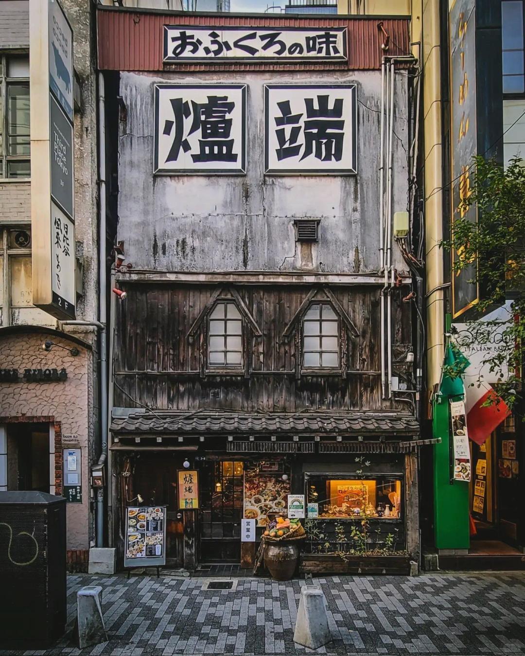 Tokyo-Tokyo, Japan: Fashionable shopping lovers take a trendy city walk to find a sweet life