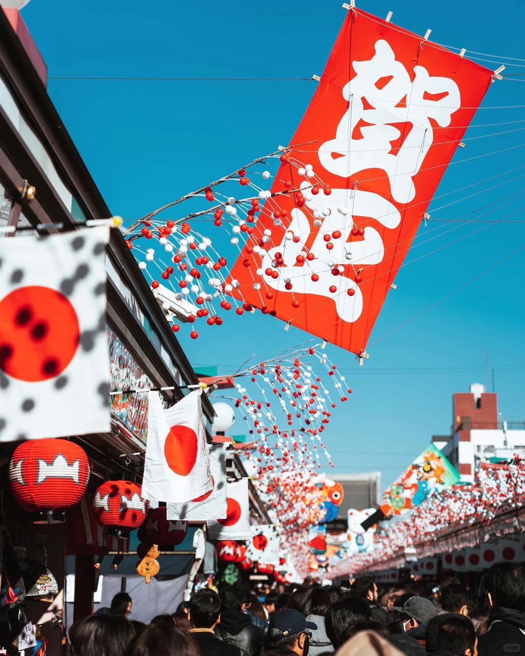 Osaka-Dotonbori, Osaka, Japan, delicious food and vitality, bustling streets and flashing neon lights