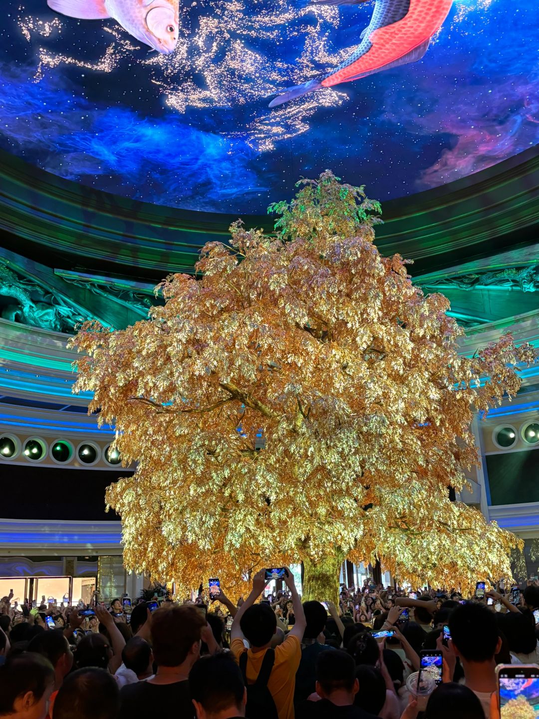 Macao-The Venetian Macao's artificial sky and water city, and the fortune tree show at Wynn Palace