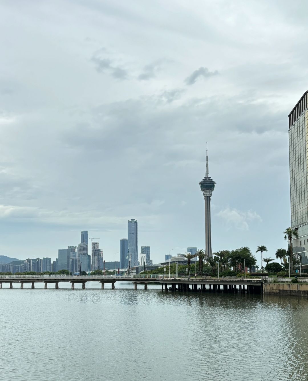 Macao-The Venetian Macao's artificial sky and water city, and the fortune tree show at Wynn Palace
